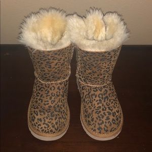 Ugg toddlers Bailey bow rosette leopard used boots